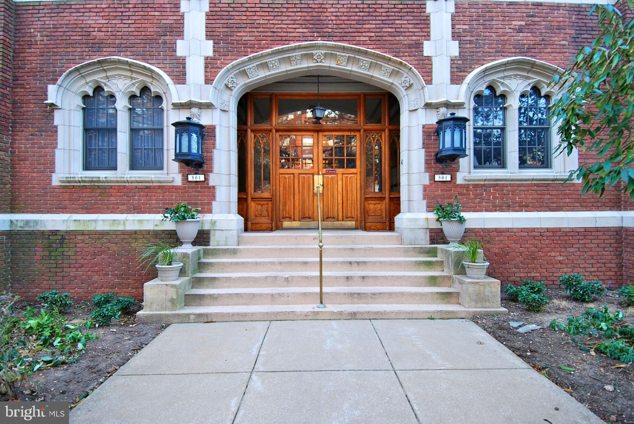 ROLAND PARK - Residential