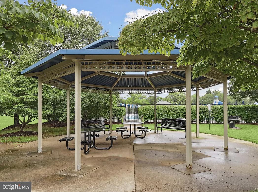 SOUTHBRIDGE - Residential