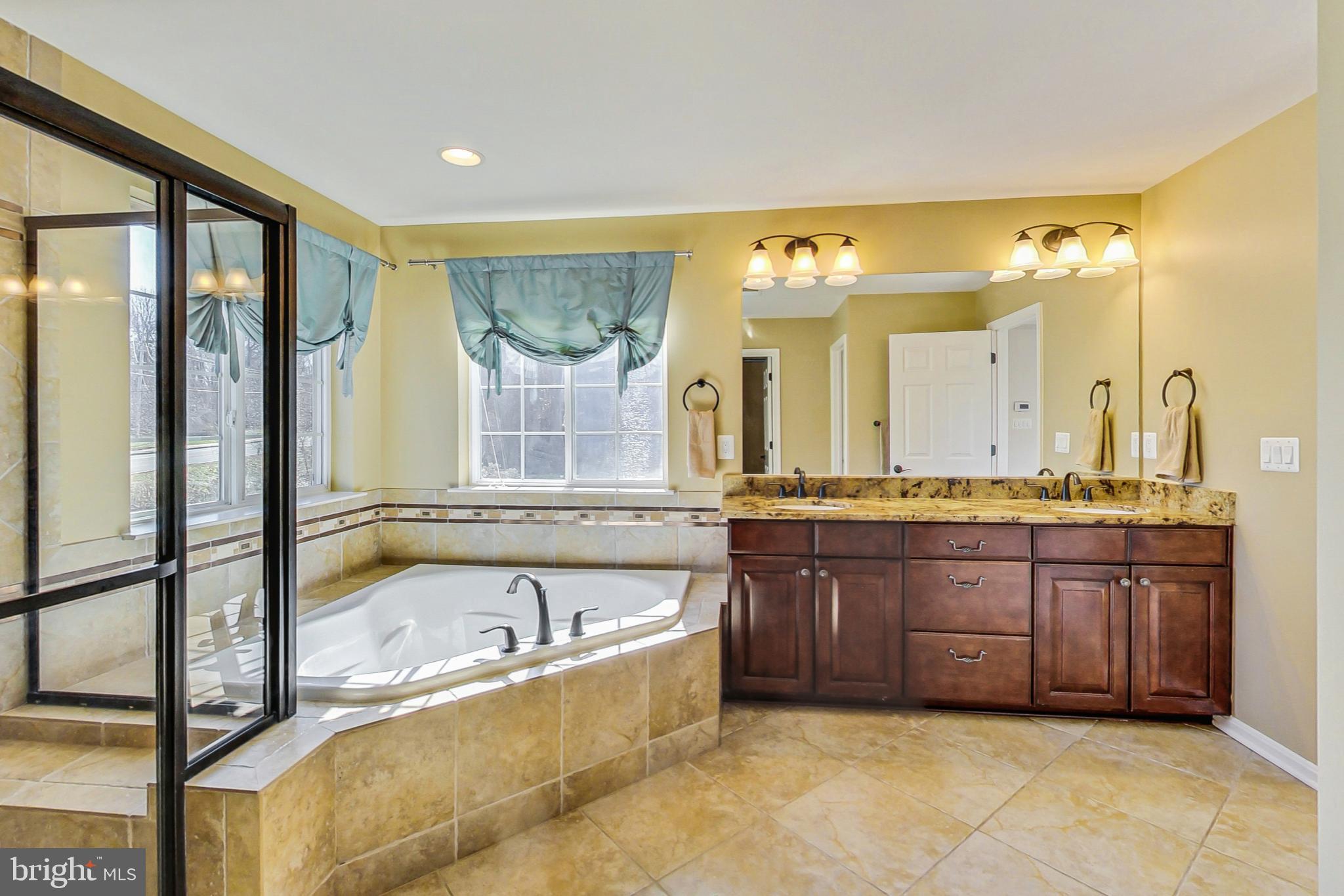 LEIGHLAND MEADOWS - Residential