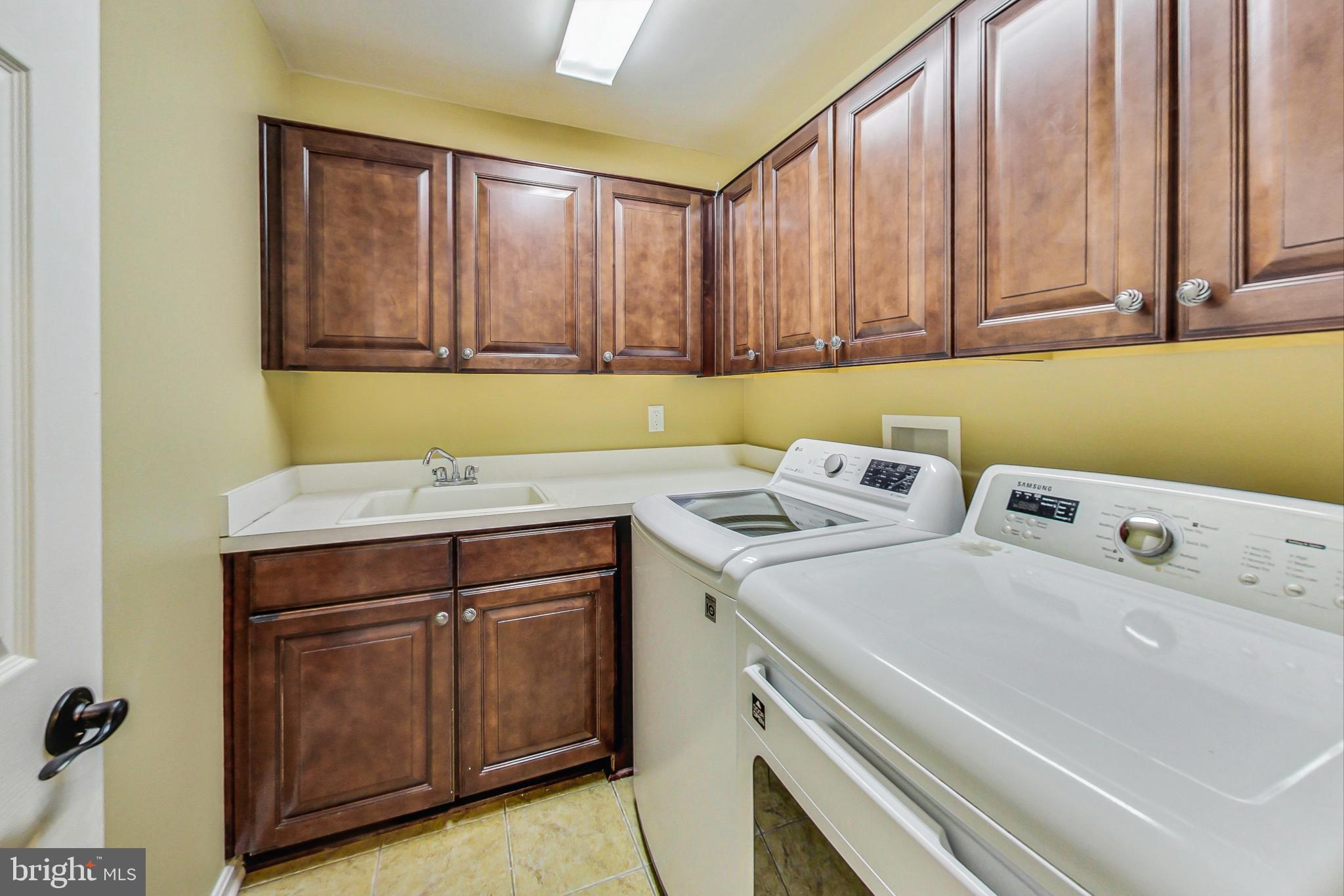 LEIGHLAND MEADOWS - Residential