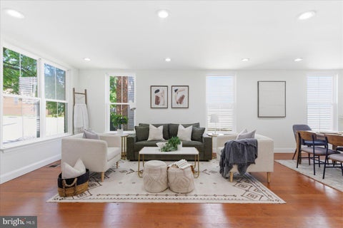 Townhouse For Sale - 1013 Myrtle Avenue<br/> BALTIMORE, MD 21201