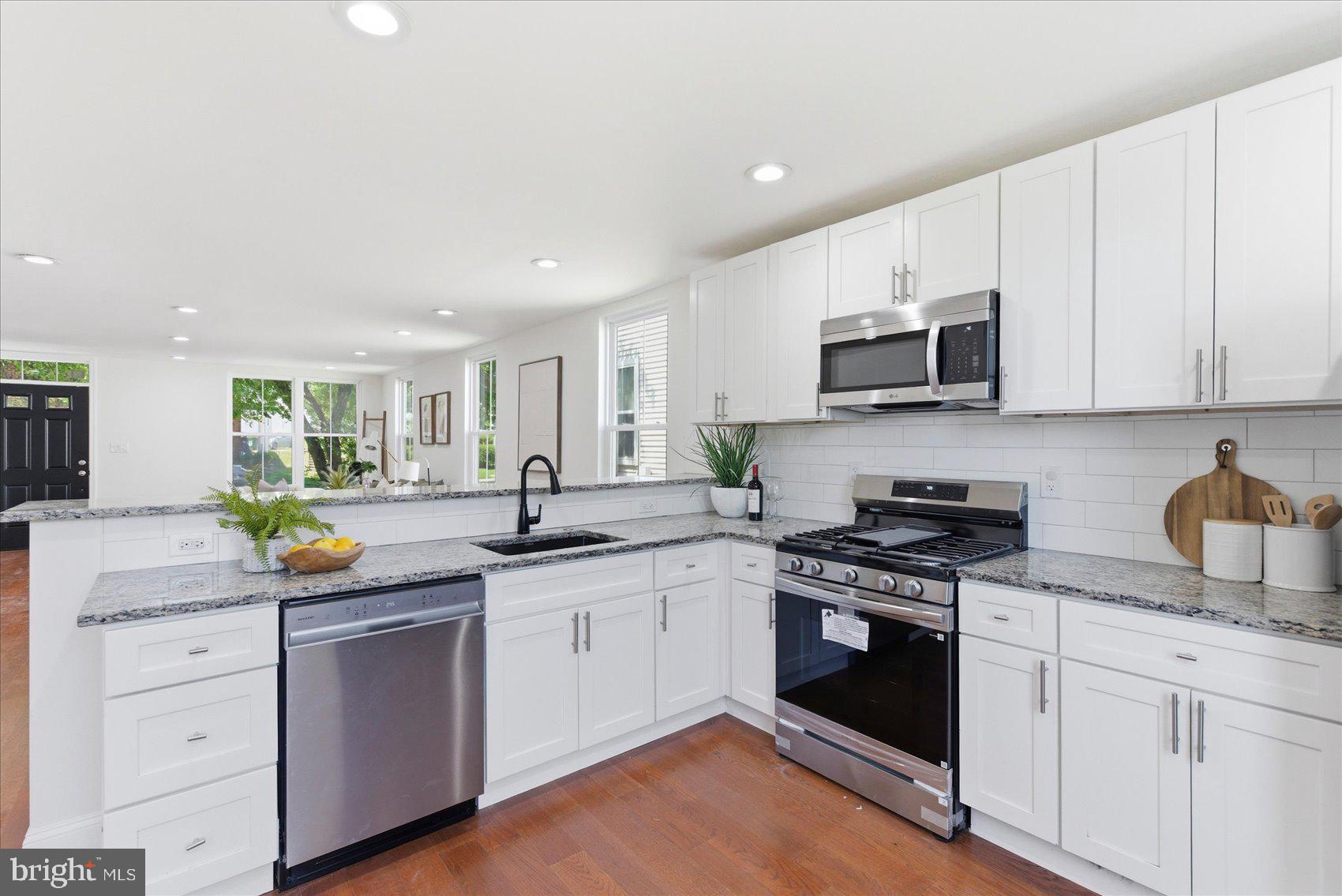 HERITAGE CROSSING - Residential