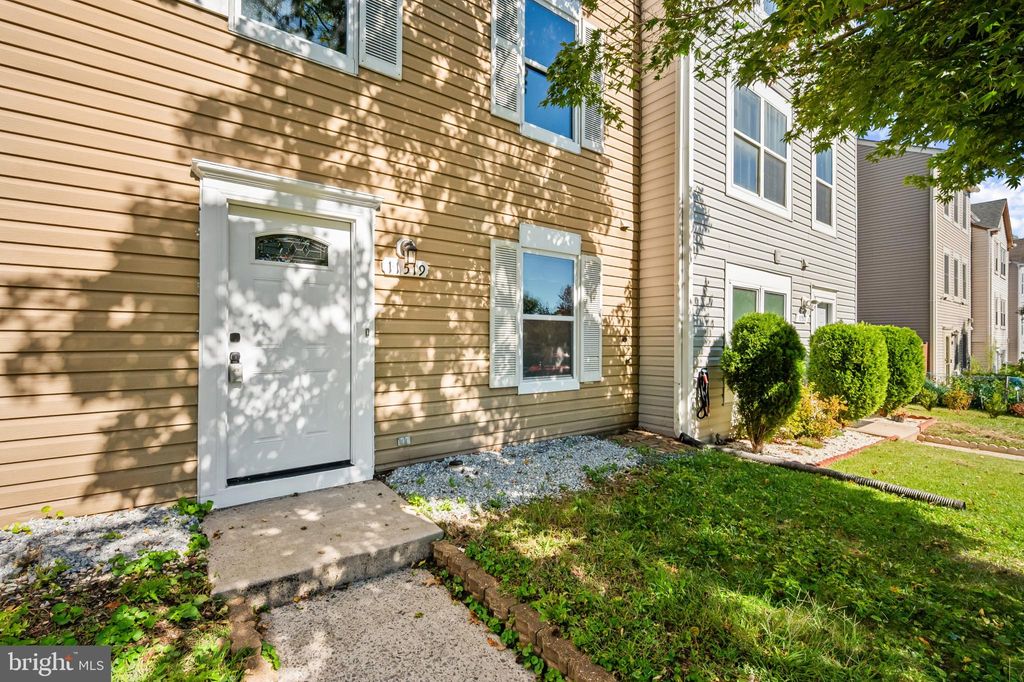 Photo of 11519 Aldburg Way, GERMANTOWN, MD 20876 (MLS # MDMC2202348)