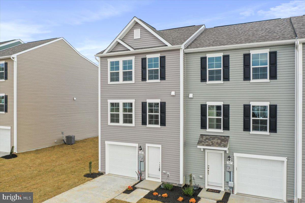 OVERLOOK AT RIVERSIDE TOWNHOMES - Residential Lease