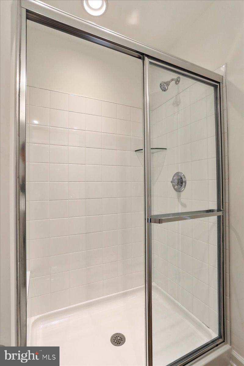 OVERLOOK AT RIVERSIDE TOWNHOMES - Residential Lease