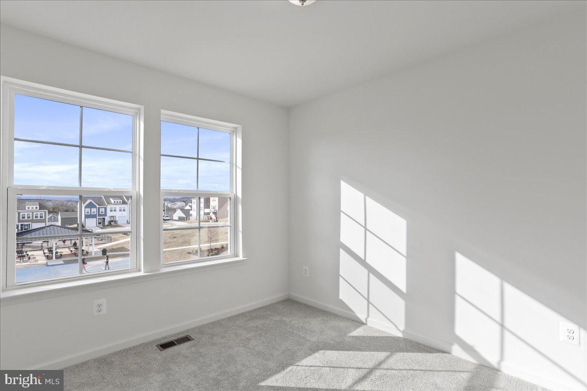 OVERLOOK AT RIVERSIDE TOWNHOMES - Residential Lease