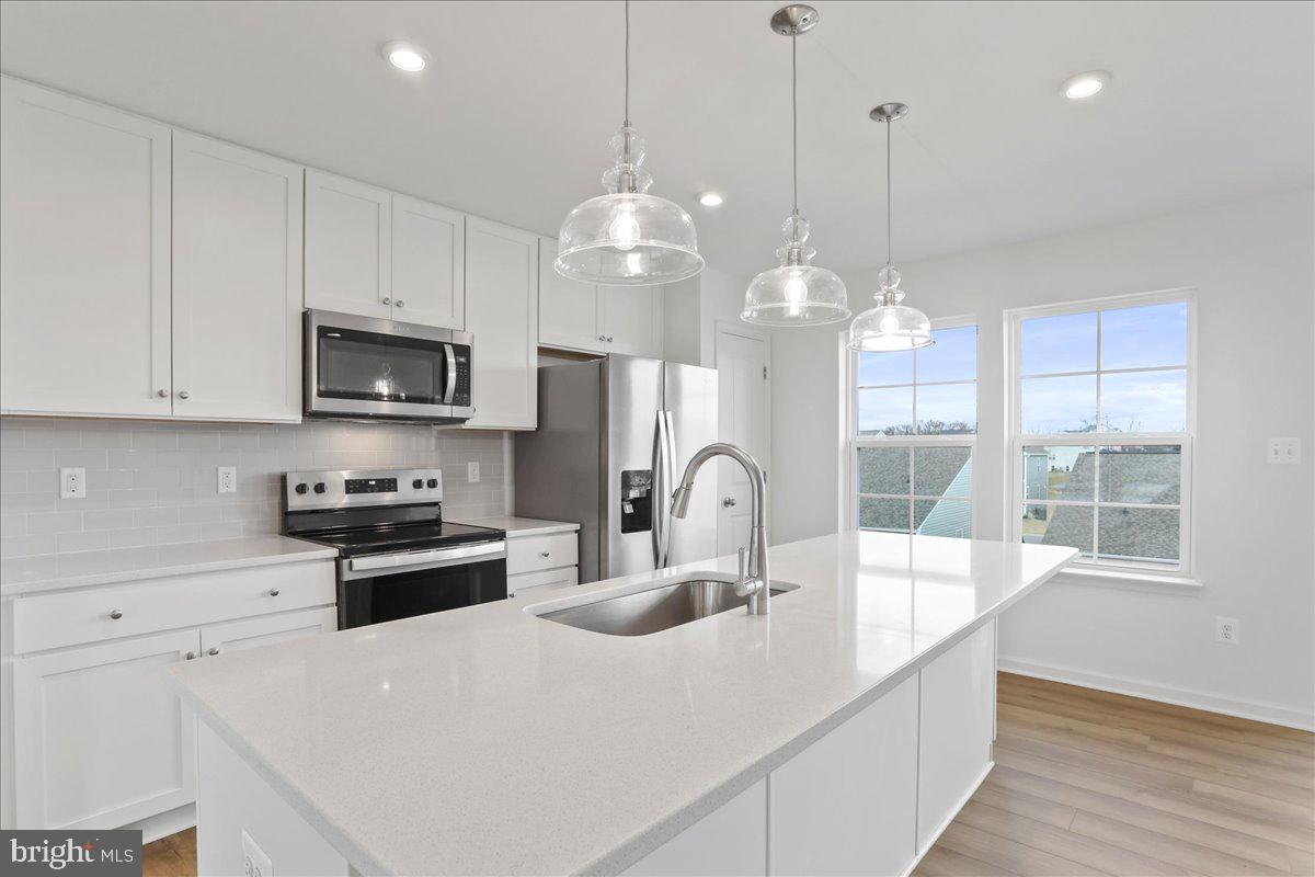 OVERLOOK AT RIVERSIDE TOWNHOMES - Residential Lease