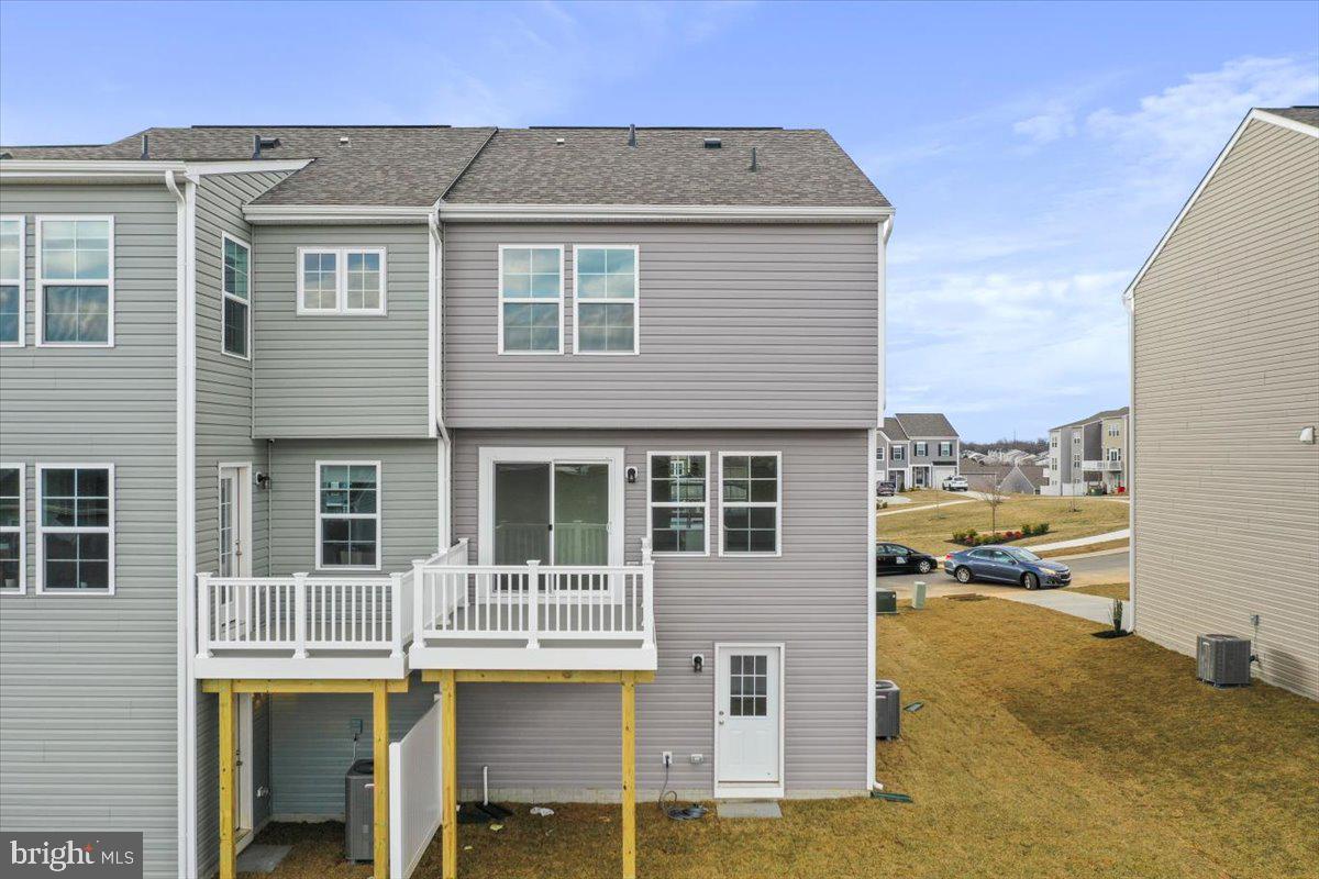 OVERLOOK AT RIVERSIDE TOWNHOMES - Residential Lease