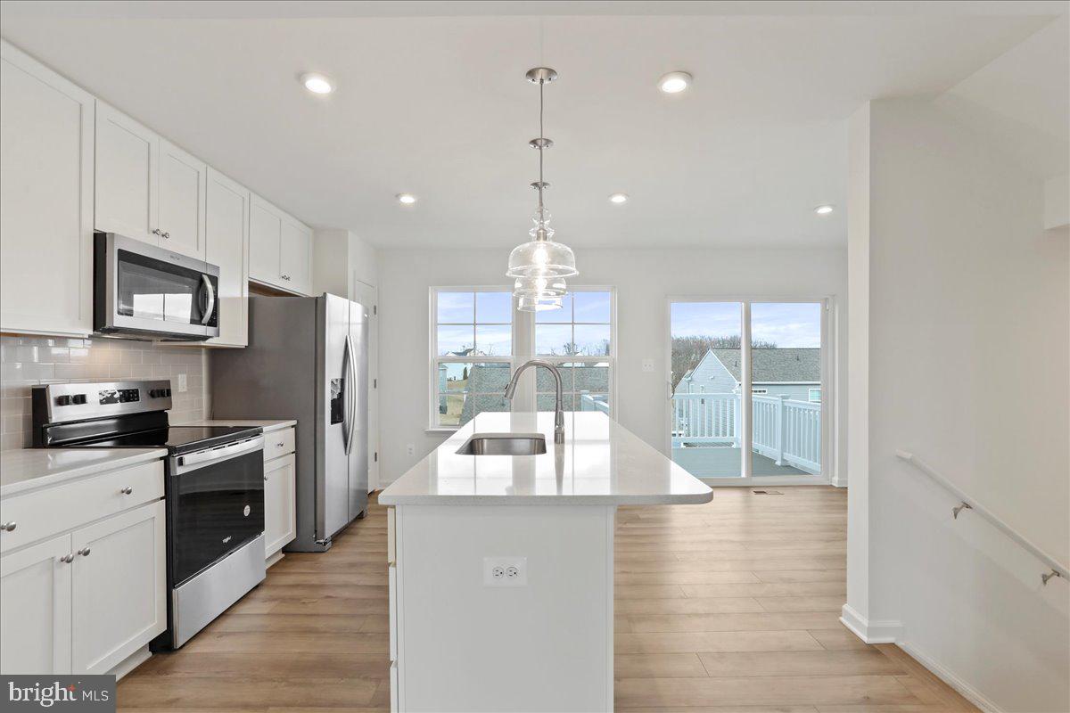 OVERLOOK AT RIVERSIDE TOWNHOMES - Residential Lease