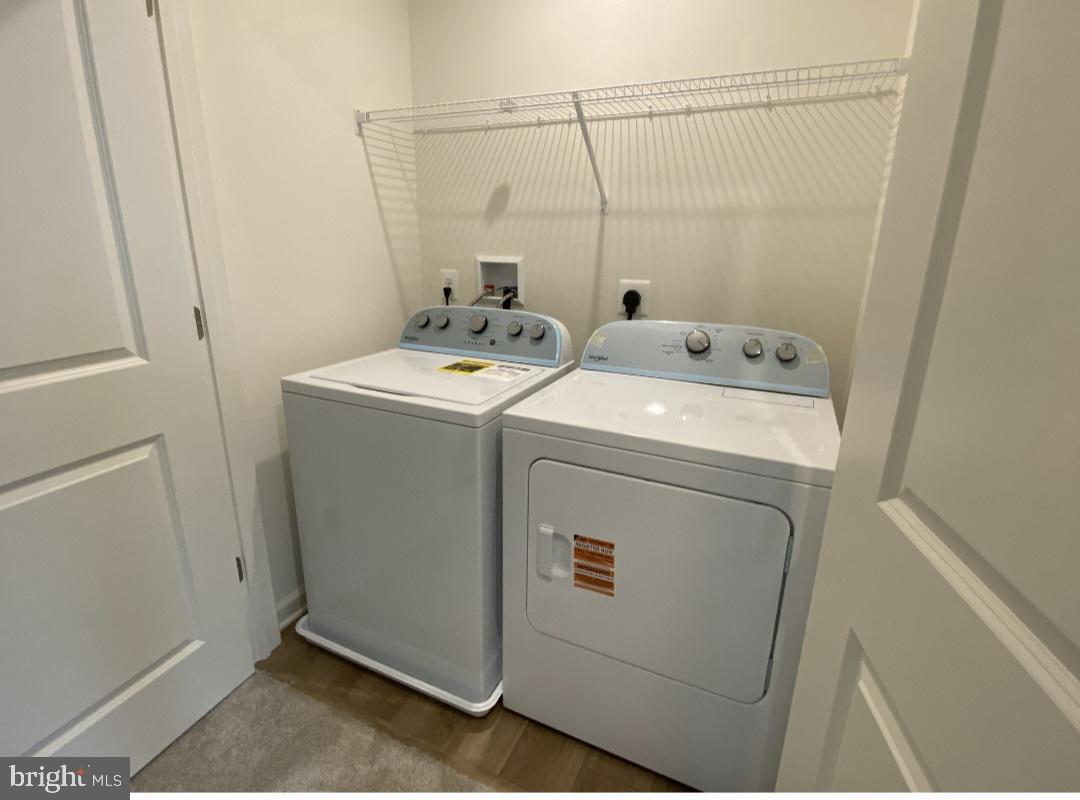 OVERLOOK AT RIVERSIDE TOWNHOMES - Residential Lease