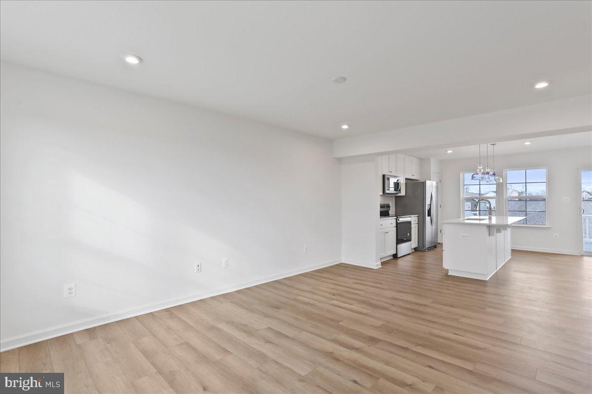 OVERLOOK AT RIVERSIDE TOWNHOMES - Residential Lease