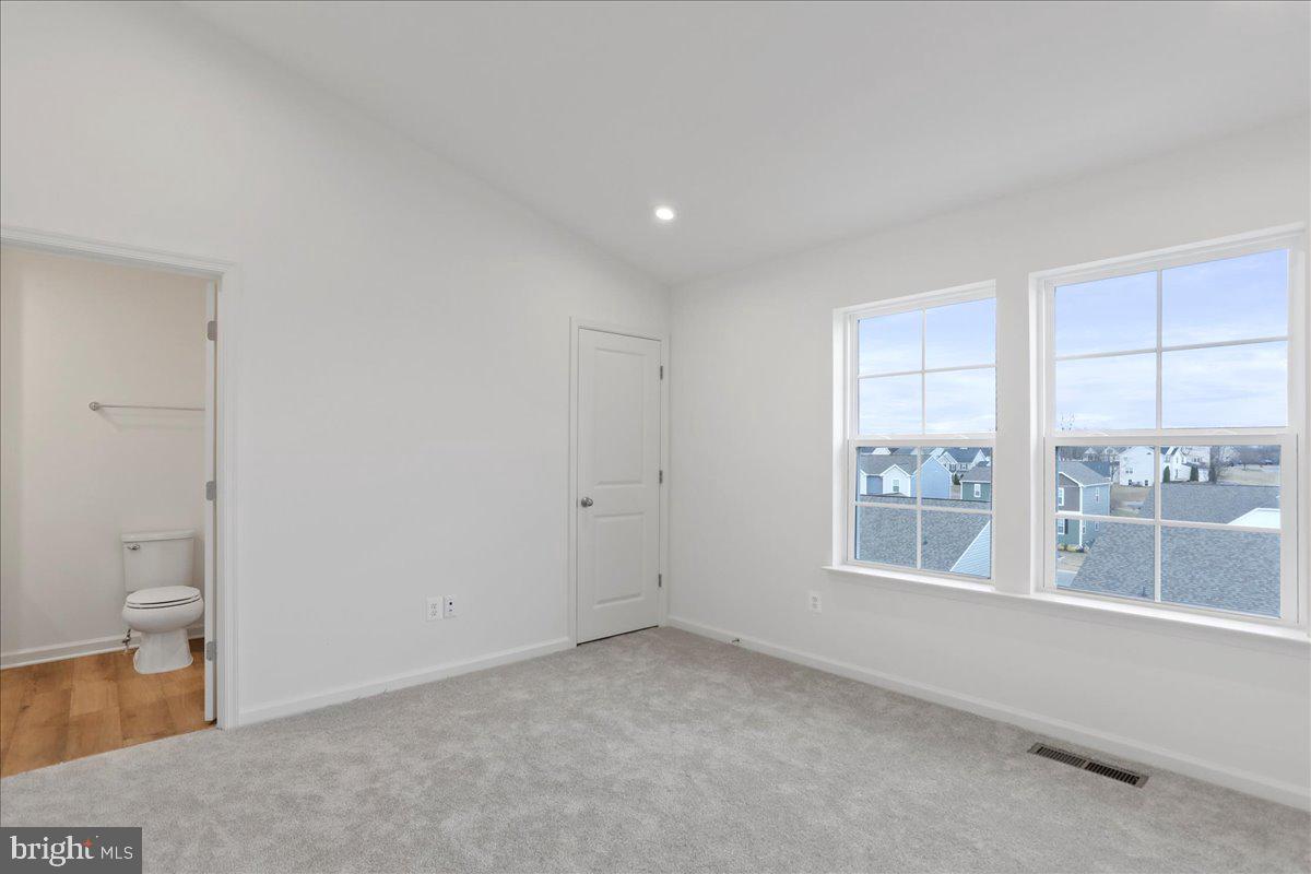 OVERLOOK AT RIVERSIDE TOWNHOMES - Residential Lease