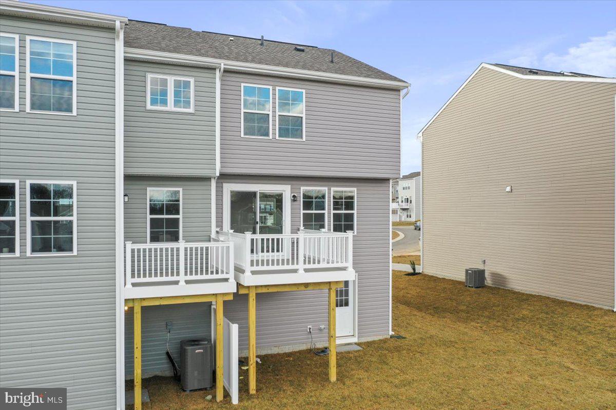 OVERLOOK AT RIVERSIDE TOWNHOMES - Residential Lease