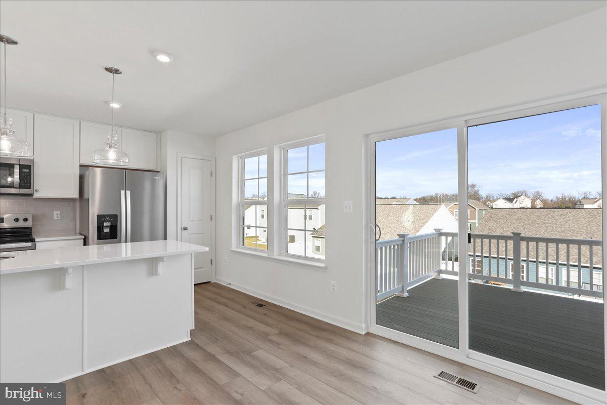 OVERLOOK AT RIVERSIDE TOWNHOMES - Residential Lease