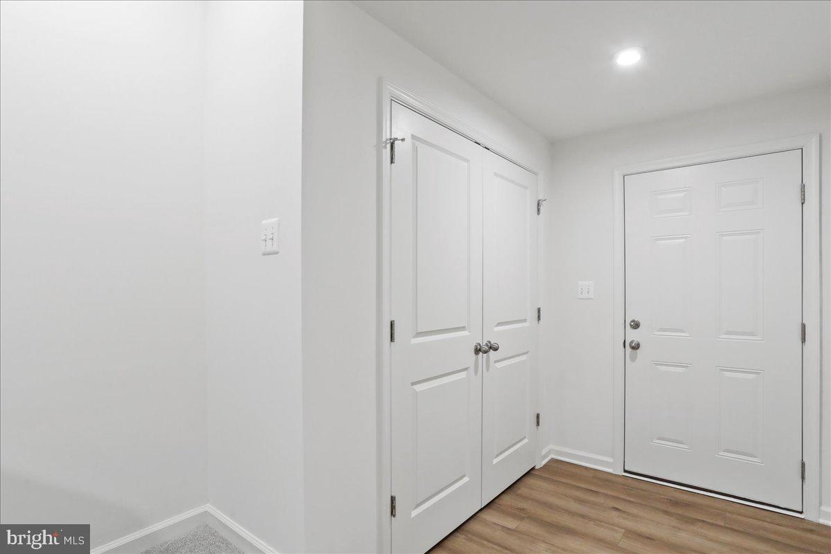 OVERLOOK AT RIVERSIDE TOWNHOMES - Residential Lease