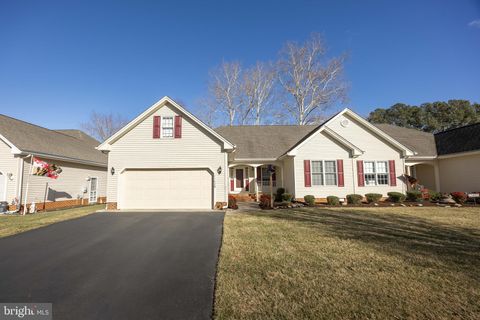 Townhouse For Sale - 11635 Dennis Drive<br/> Somerset County, PRINCESS ANNE, MD 21853