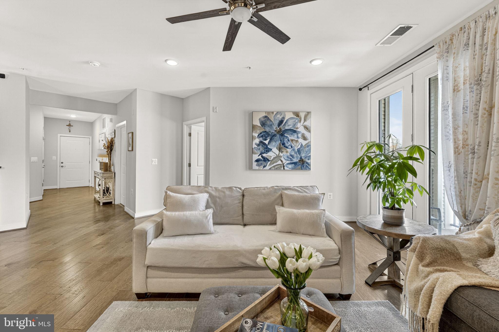 SIGNATURE AT BROADLANDS - Residential