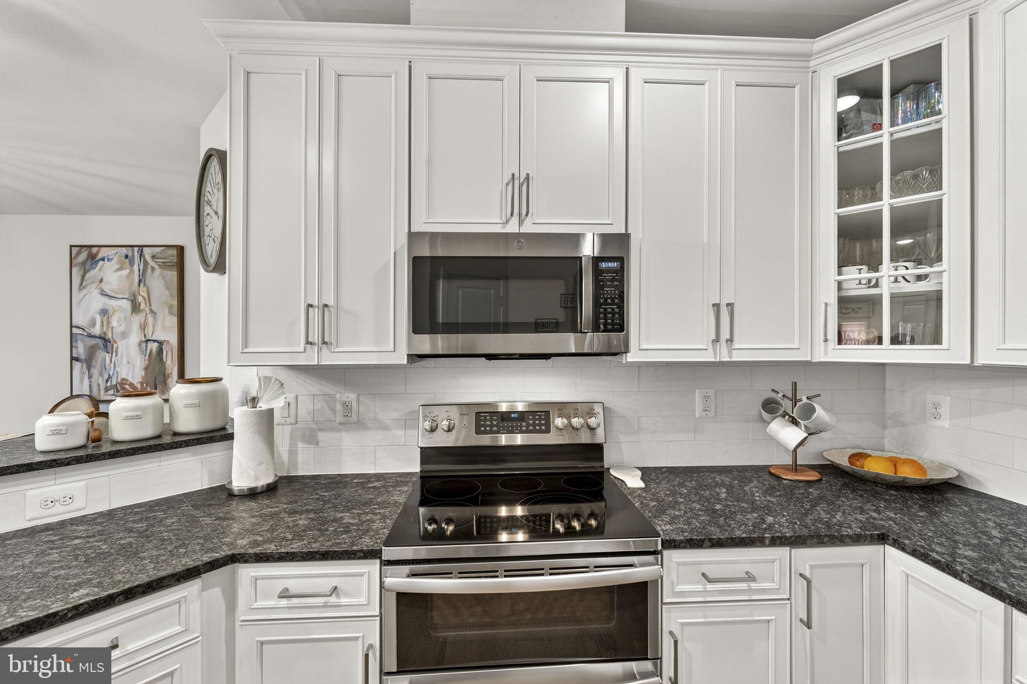 SIGNATURE AT BROADLANDS - Residential