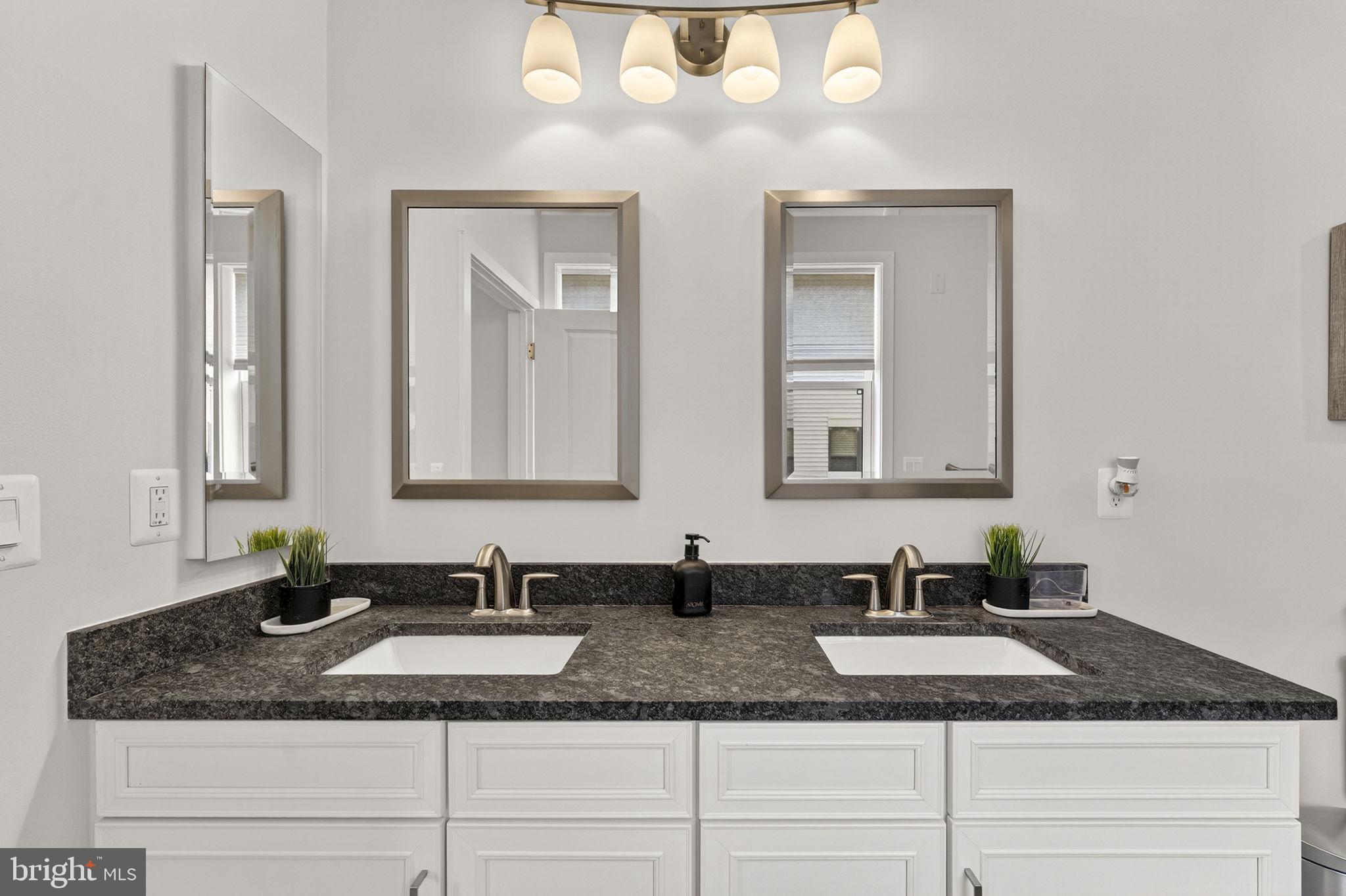 SIGNATURE AT BROADLANDS - Residential