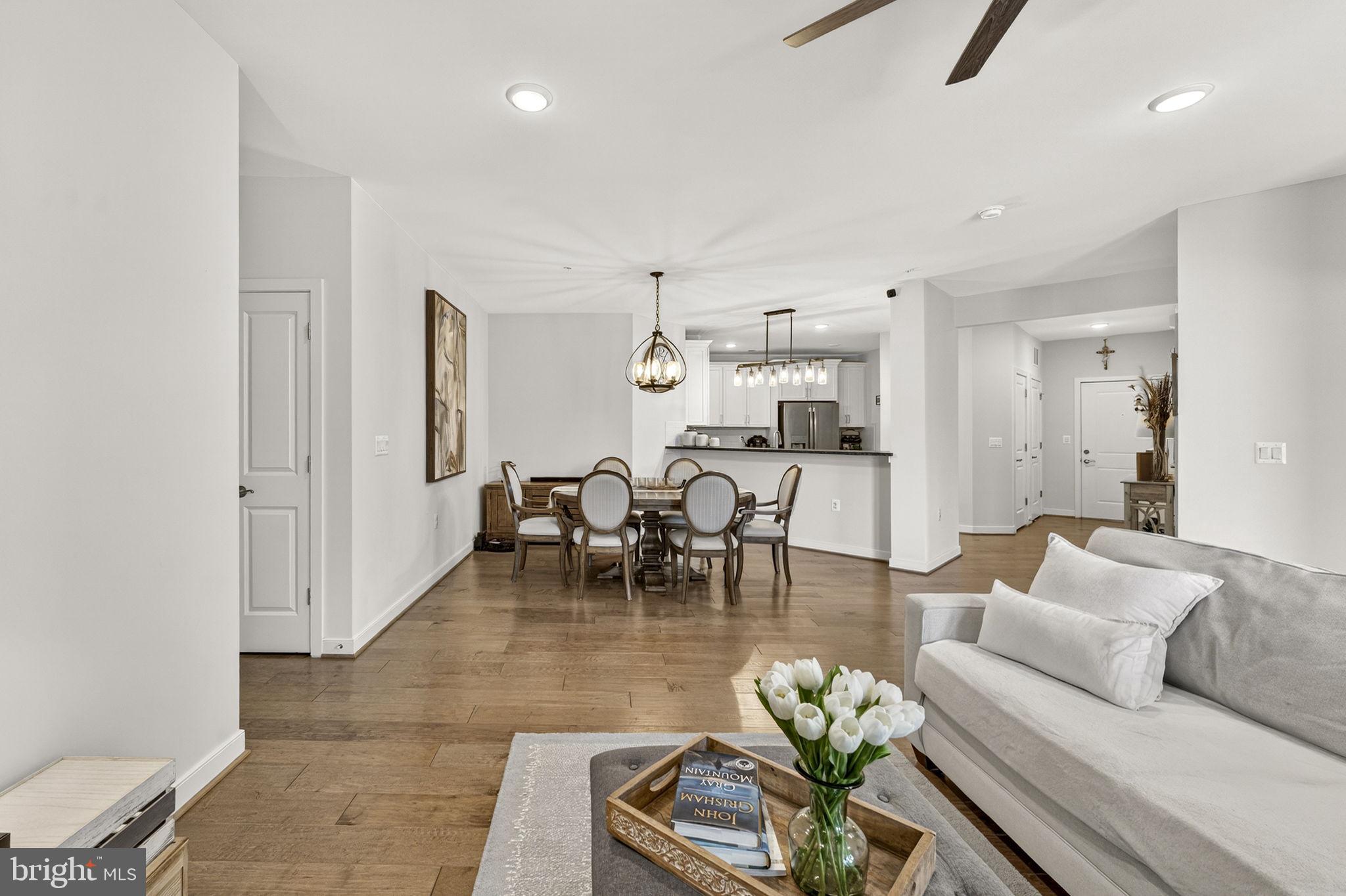 SIGNATURE AT BROADLANDS - Residential