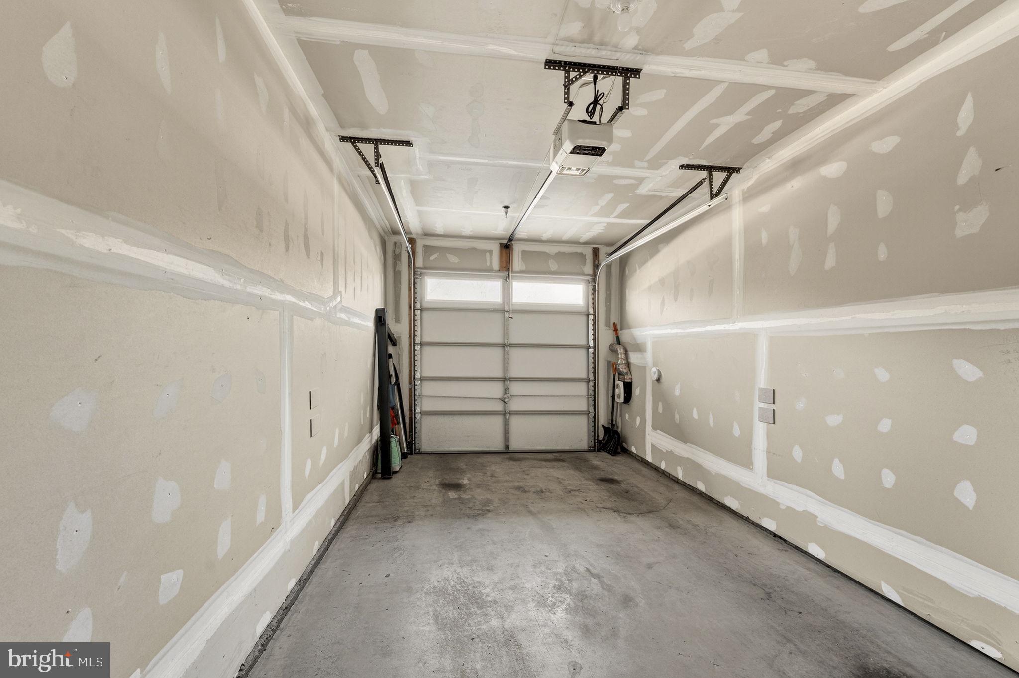 SIGNATURE AT BROADLANDS - Residential