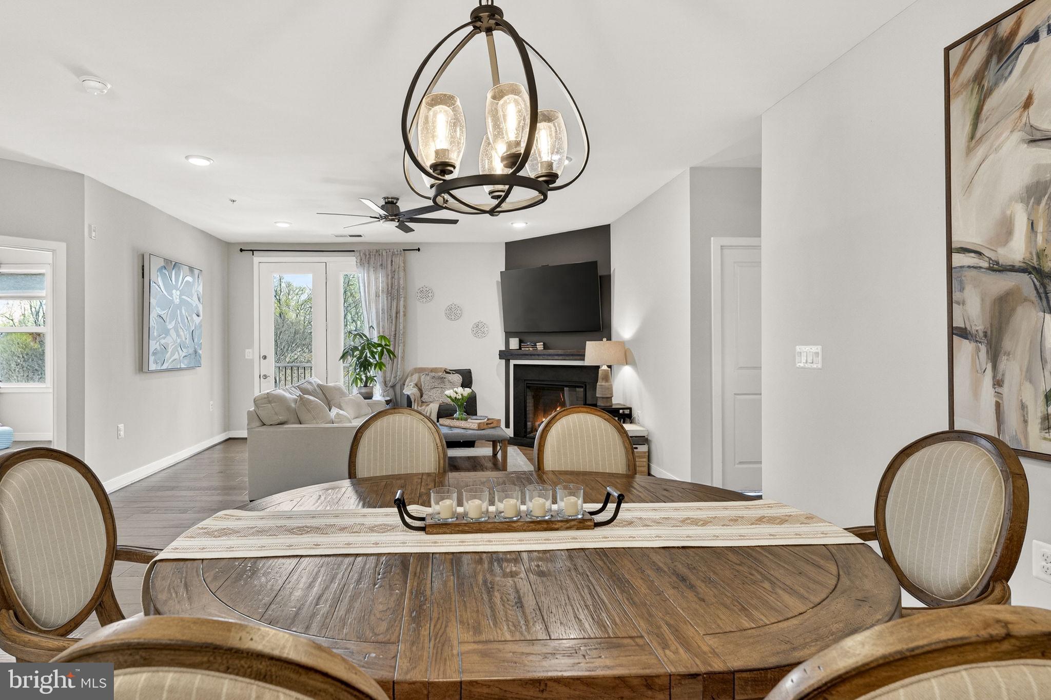 SIGNATURE AT BROADLANDS - Residential