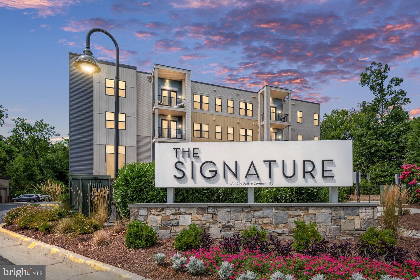 SIGNATURE AT BROADLANDS - Residential