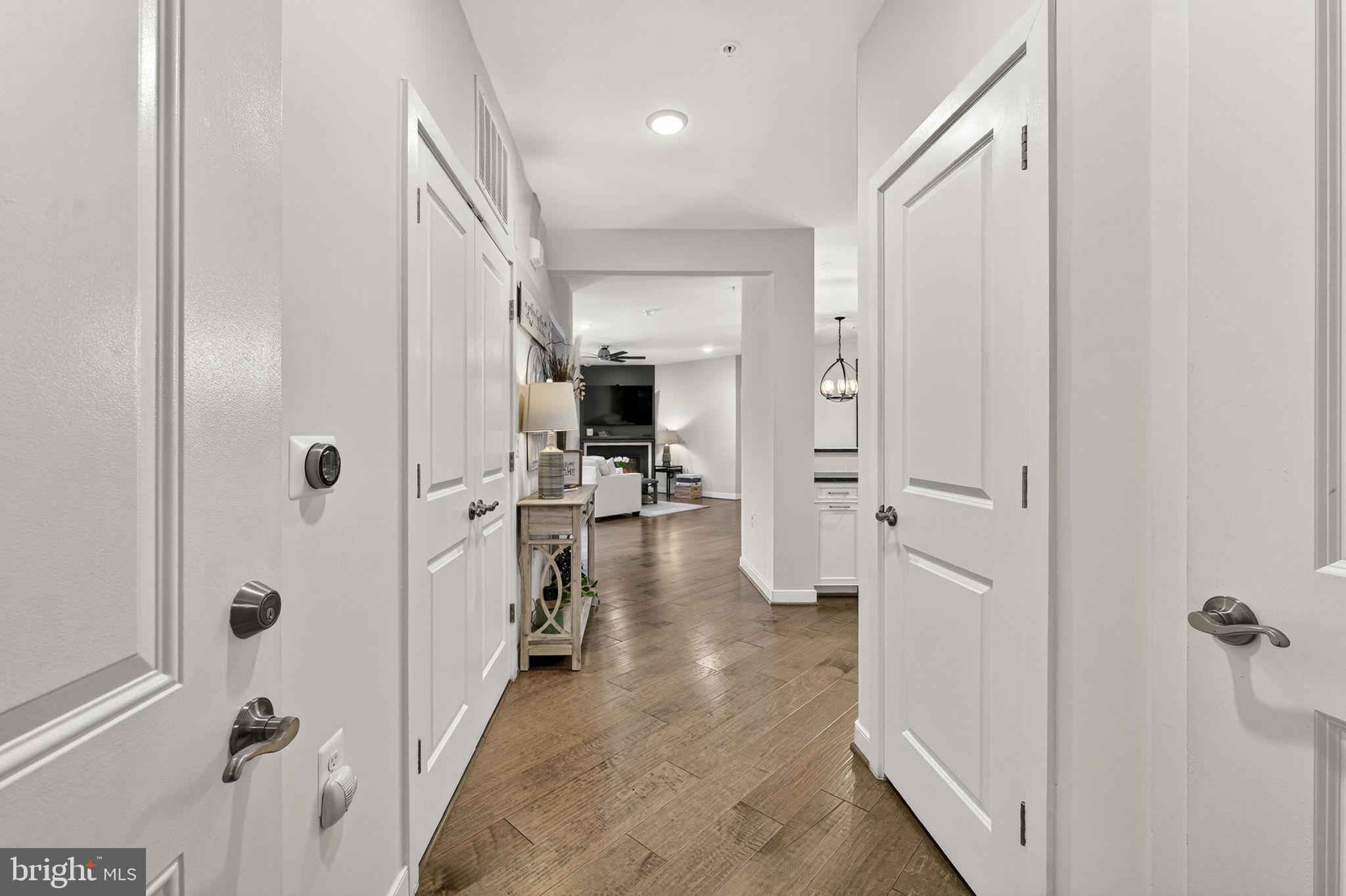 SIGNATURE AT BROADLANDS - Residential