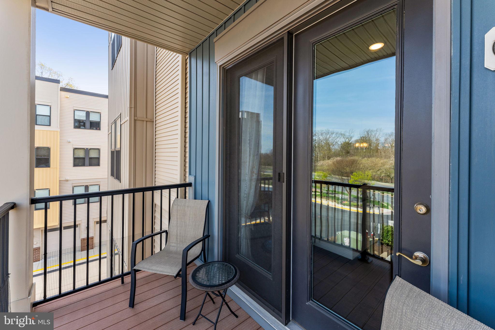 SIGNATURE AT BROADLANDS - Residential