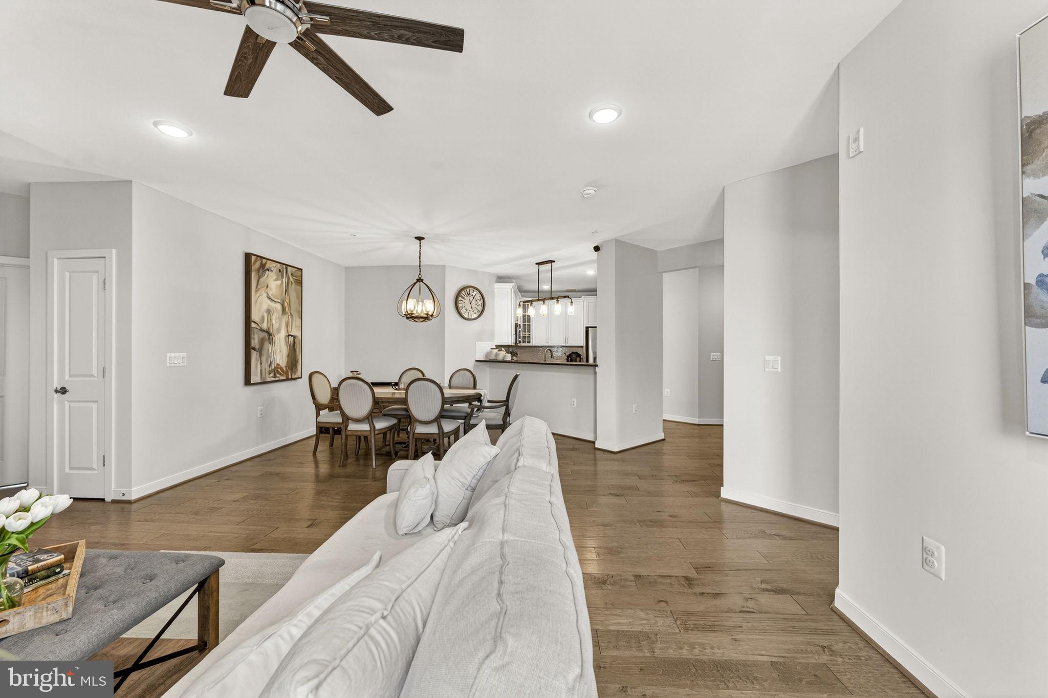 SIGNATURE AT BROADLANDS - Residential