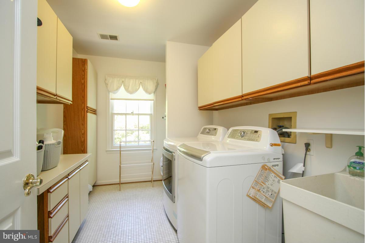 BANNOCKBURN ESTATES - Residential