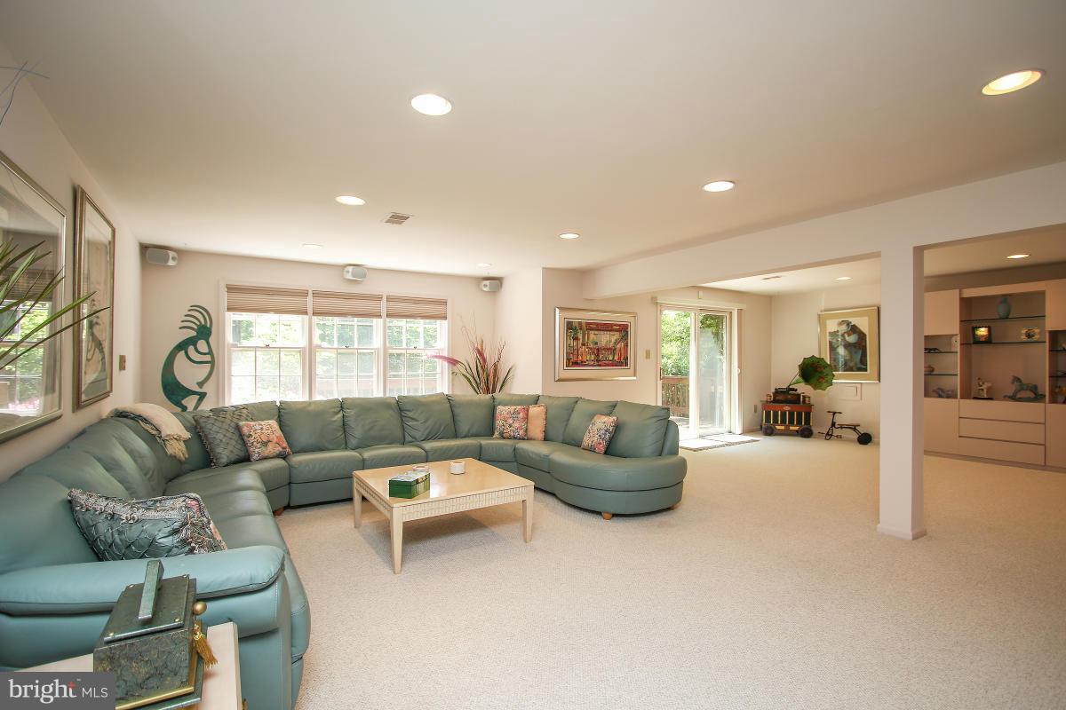 BANNOCKBURN ESTATES - Residential