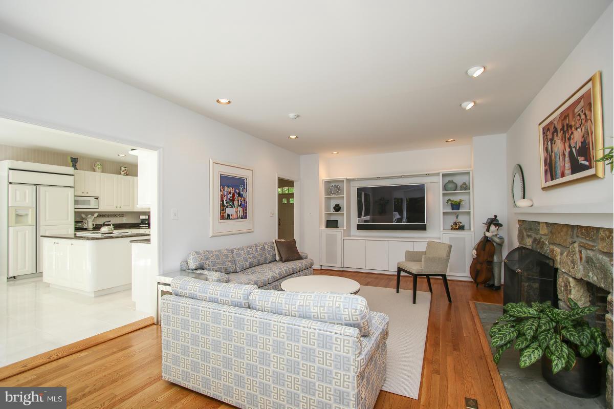 BANNOCKBURN ESTATES - Residential