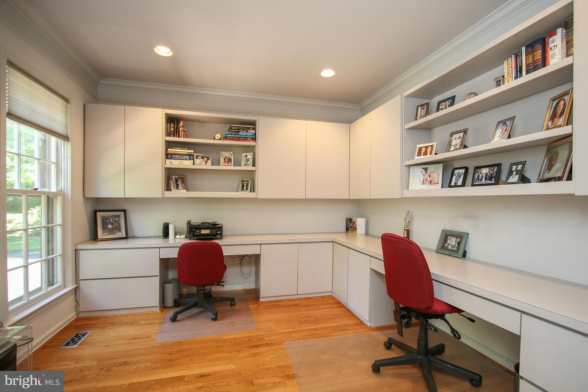 BANNOCKBURN ESTATES - Residential