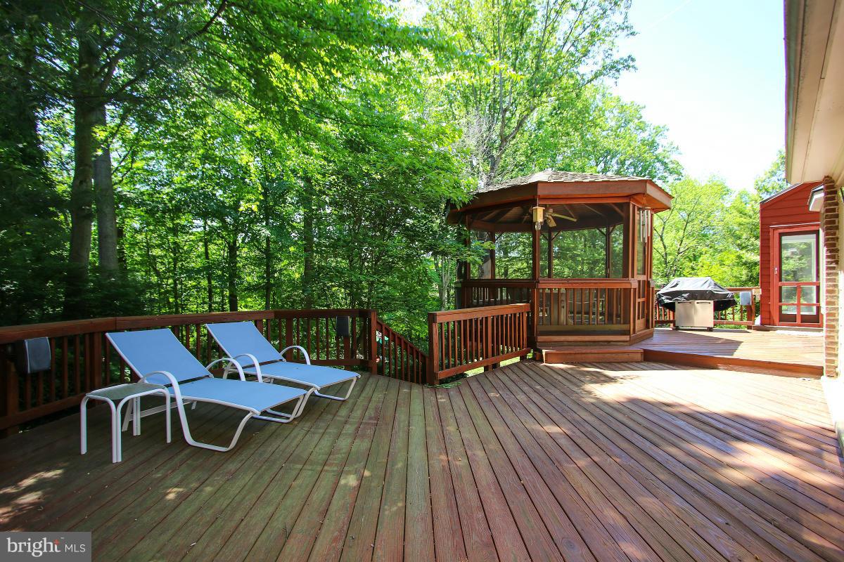 BANNOCKBURN ESTATES - Residential