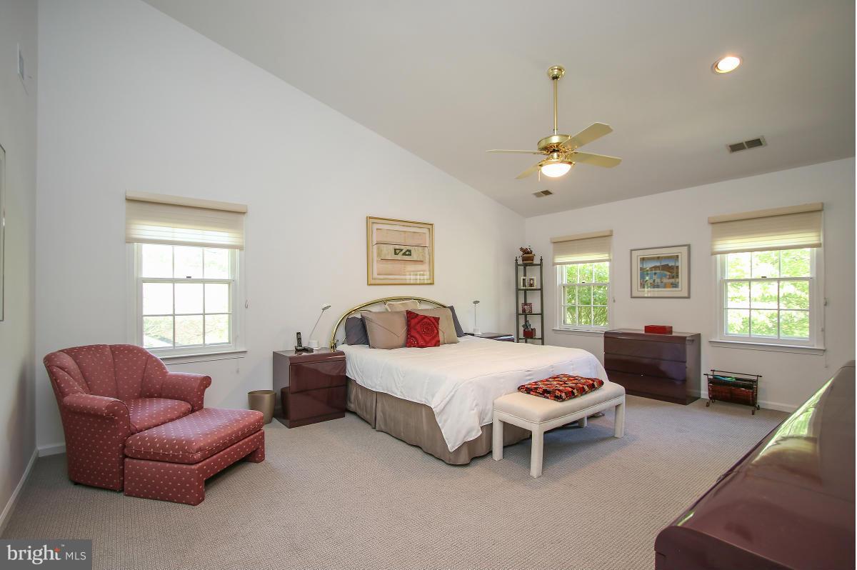 BANNOCKBURN ESTATES - Residential