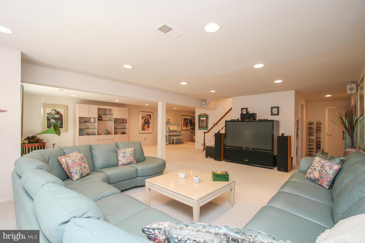 BANNOCKBURN ESTATES - Residential