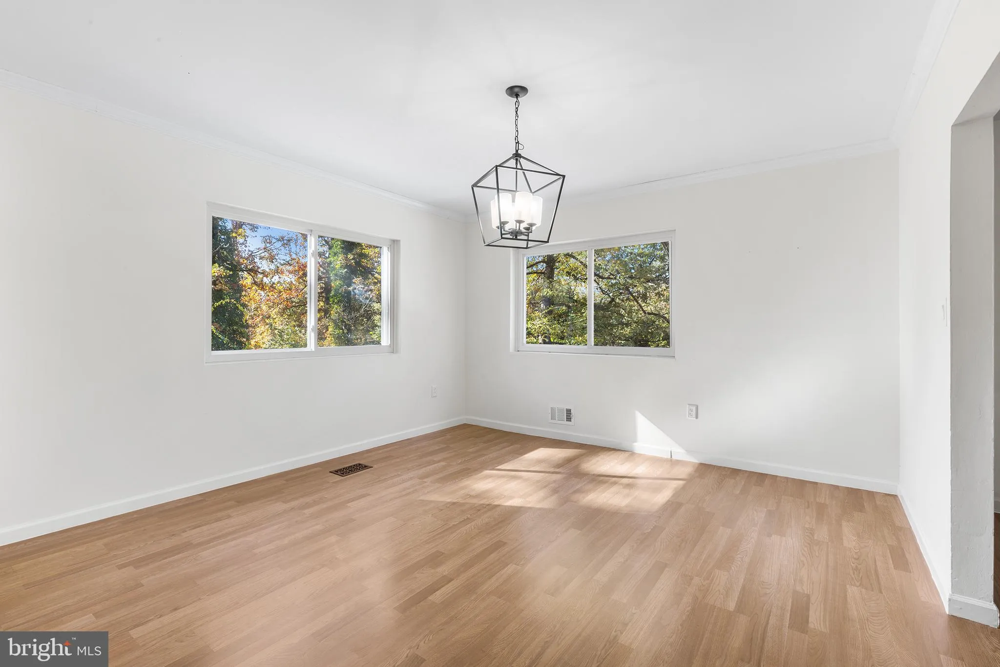 Devon, Pennsylvania 19333, United States, 3 Bedrooms Bedrooms, ,3 BathroomsBathrooms,Residential,Pending,36287