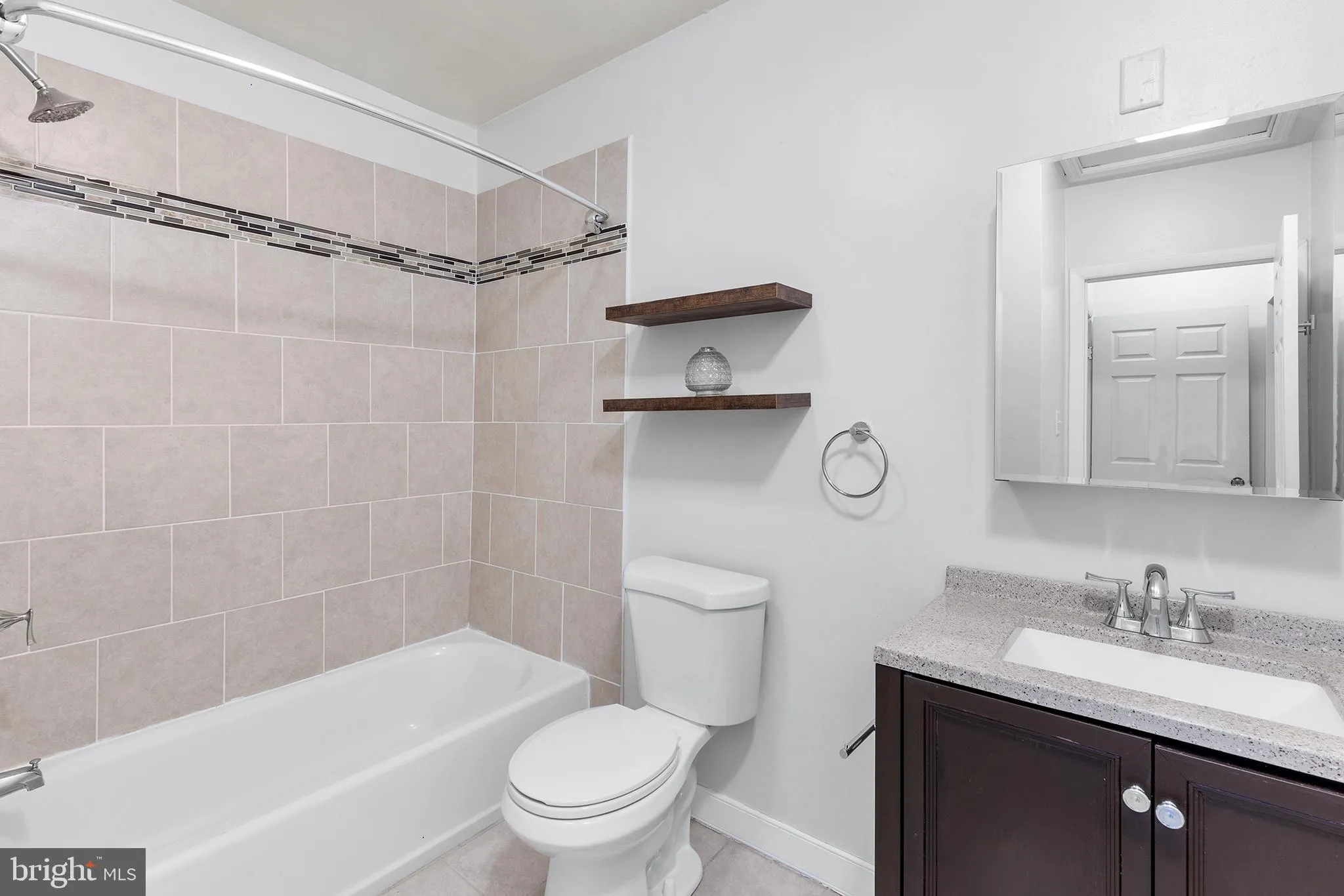 Devon, Pennsylvania 19333, United States, 3 Bedrooms Bedrooms, ,3 BathroomsBathrooms,Residential,Pending,36287