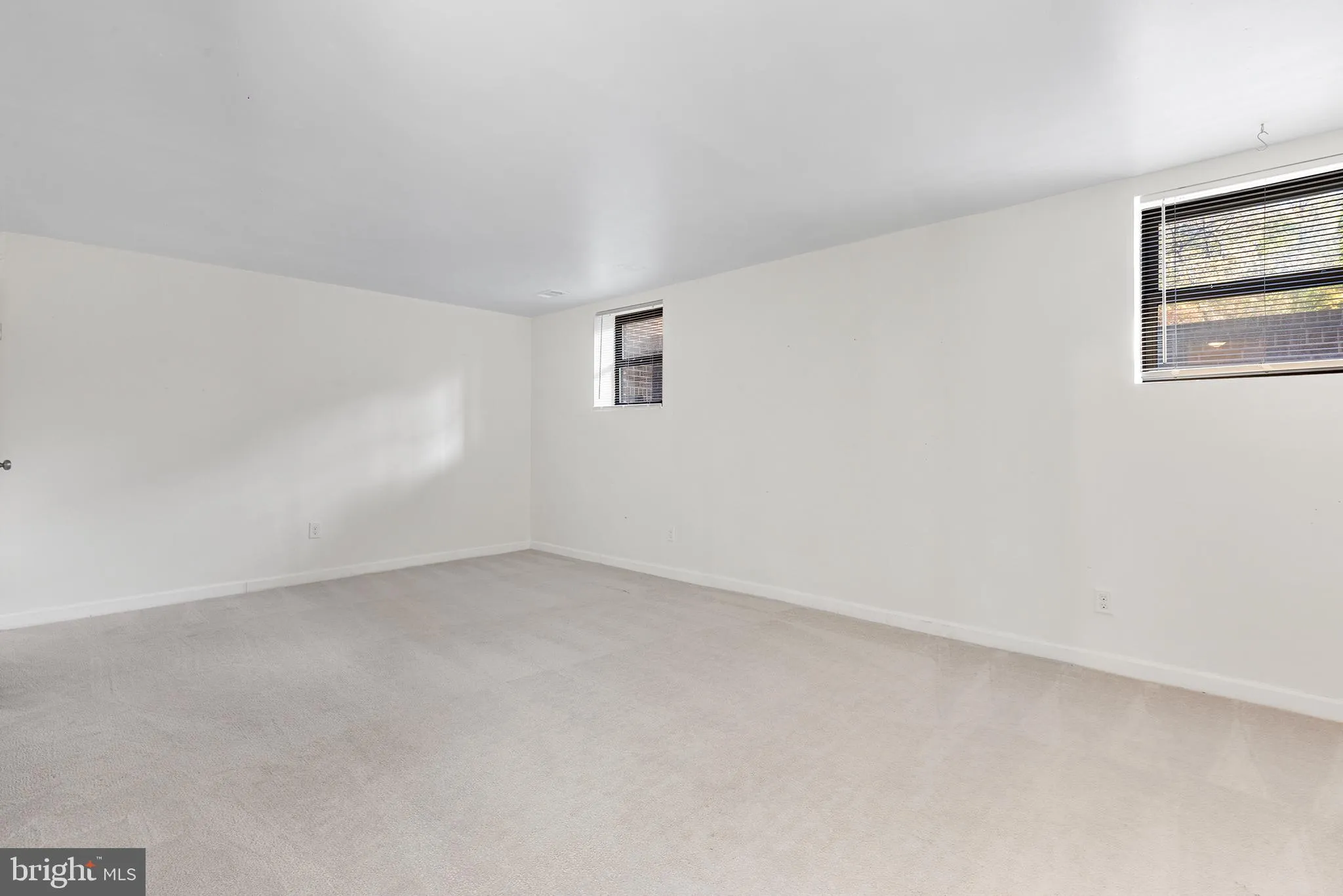 Devon, Pennsylvania 19333, United States, 3 Bedrooms Bedrooms, ,3 BathroomsBathrooms,Residential,Pending,36287