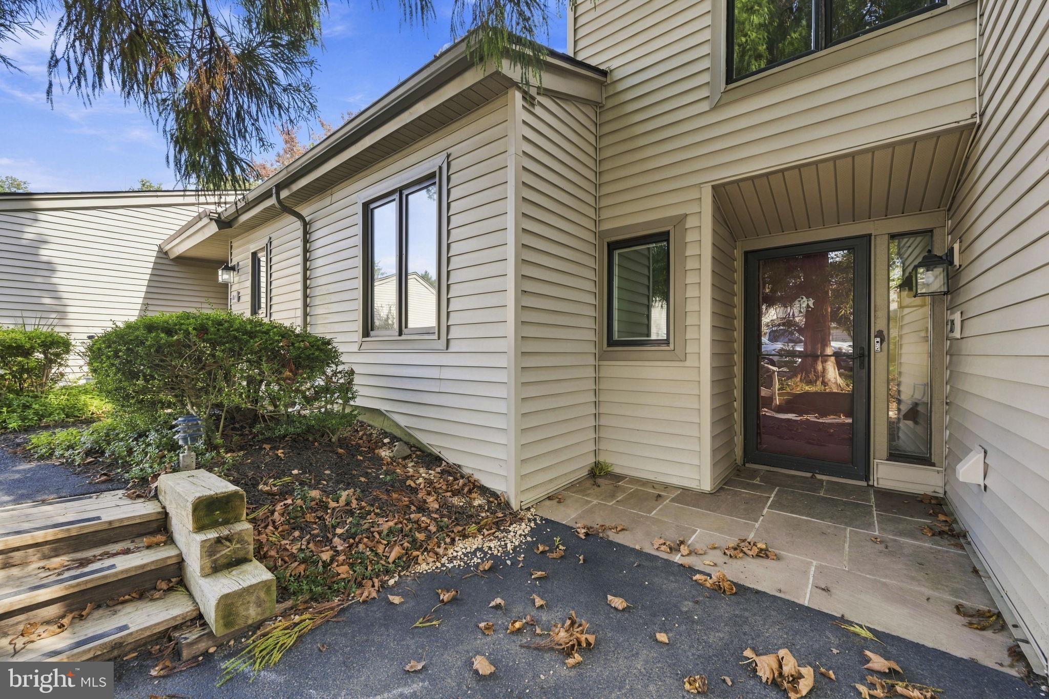 105 ASHTON WAY