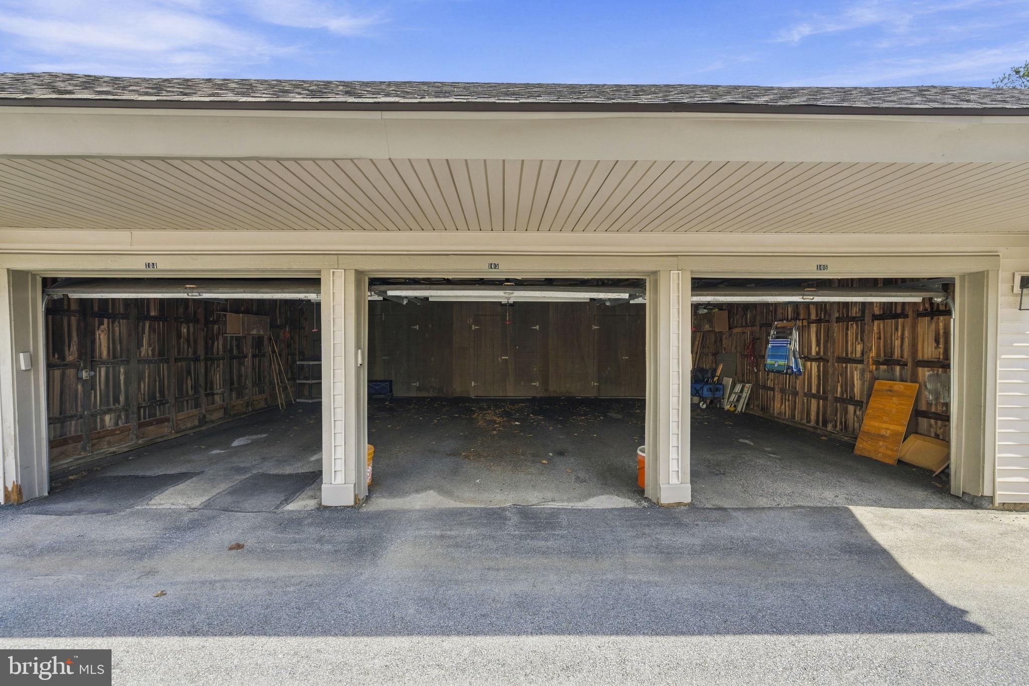 105 ASHTON WAY