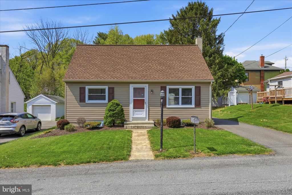 Photo of 4 Red Bud Drive, MILLERSVILLE, PA 17551 (MLS # PALA2084166)