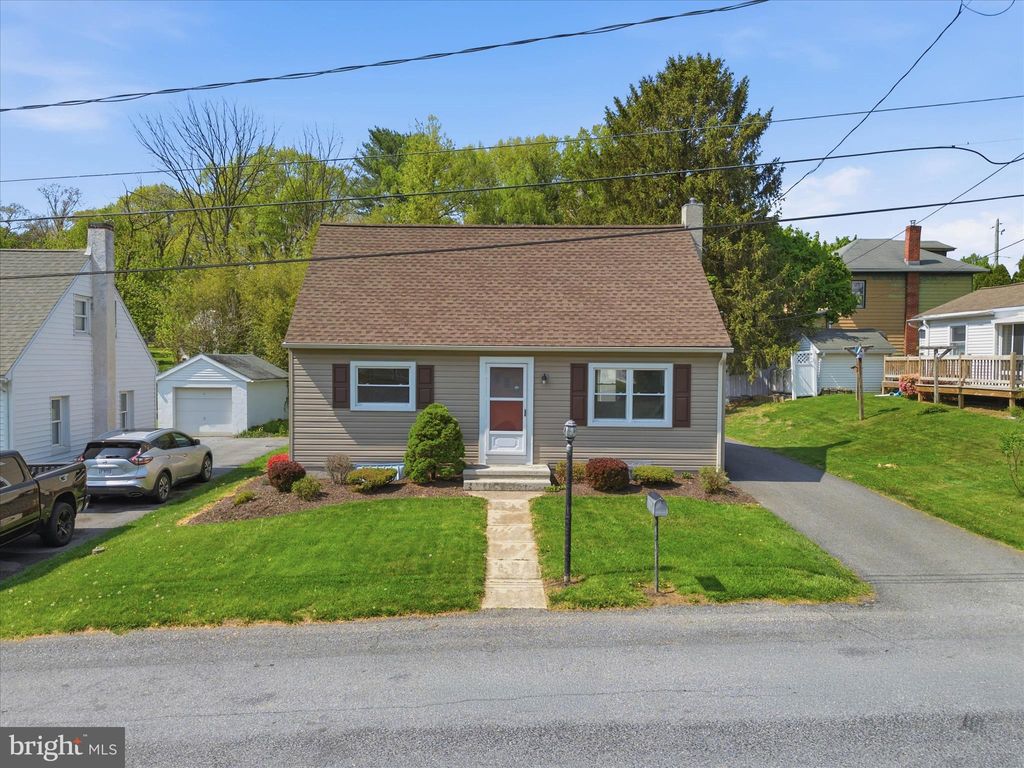 Photo of 4 Red Bud Drive, MILLERSVILLE, PA 17551 (MLS # PALA2084166)