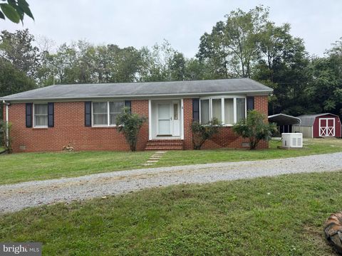 1582 TRIPLE J ROAD BERRYVILLE VA 22611