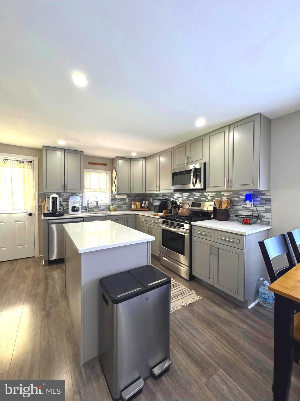 1935 BELLEVUE AVENUE
