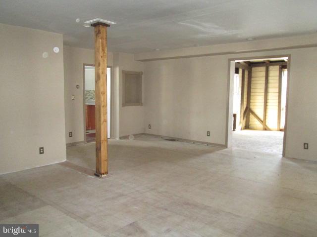 WEST EARL - Residential