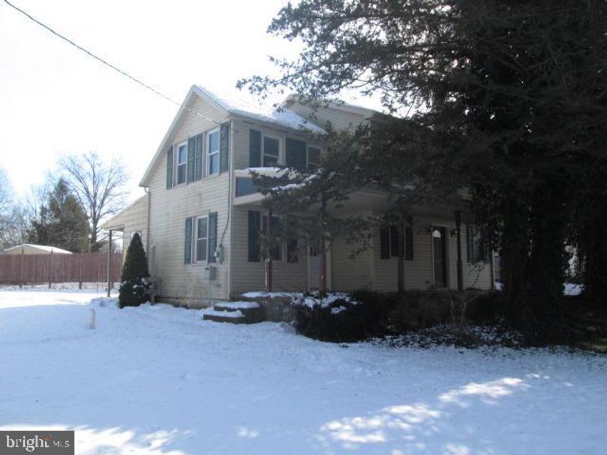 2 story detached traditional style home with farmland views. Features covered front porch, detached barn/garage & newer furnace. Interior has open 1st floor living area & 2 bedrooms with modern bath. Situated on 1+ acre adjacent to community park. Home needs TLC & finishing. Property was built prior to 1978 and lead based paint may potentially exist.