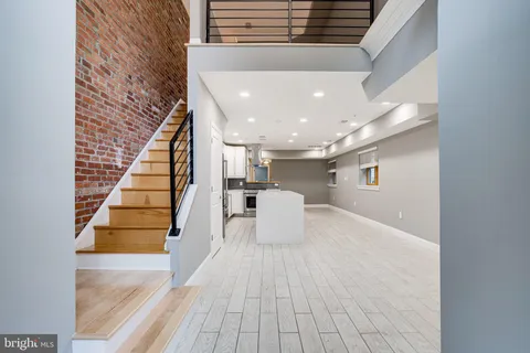 MLS: DCDC2189426