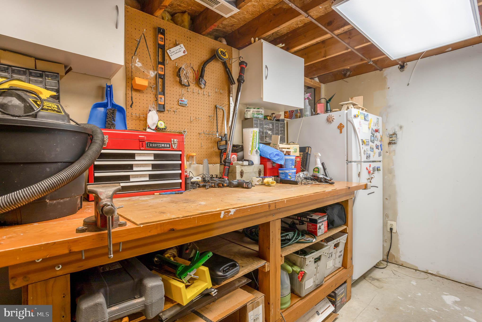 CONSTANT FRIENDSHIP - Residential